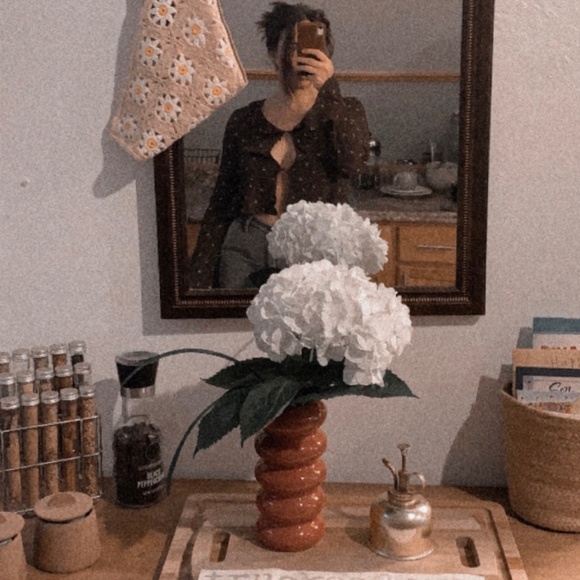 Meet your Posher, Emily - Picture 2 of 2